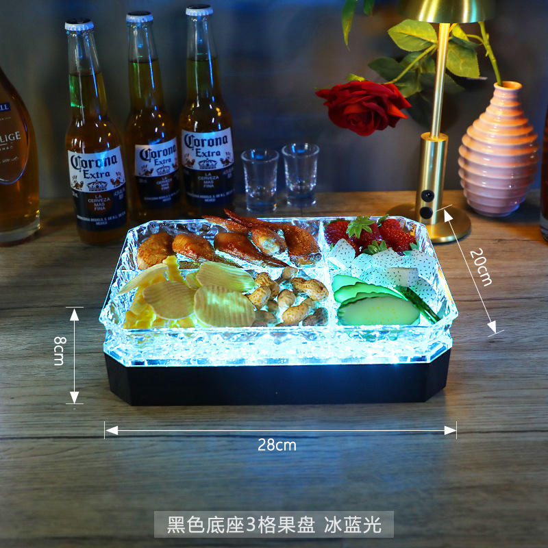 Fondo negro de 3 segmentos con luz azul helada.