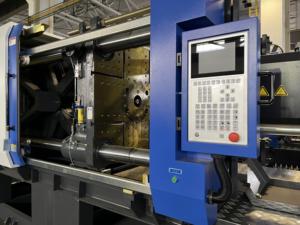 Machine de moulage par injection HD450 Ton 450 pour la fabrication de bacs en plastique, prix de la machine d'injection de caisses à légumes en plastique HD450L - Product Image 4