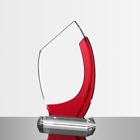 Plaque de récompense personnalisée en cristal rouge incurvé, plaque en cristal MH-NJ00634