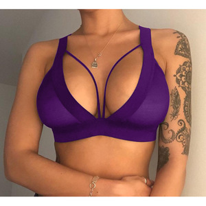 Sujetador push-up sexy para mujer con cuello en V profundo y diseño de espalda cruzada en tela de poliéster jersey en colores morado, azul, negro y burdeos. - Product Image 5