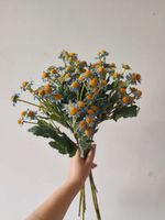 M1007 Tige de fleur artificielle de marguerite de camomille, fausse branche de fleur sauvage bleu poussière pour arrangements floraux de mariage, décoration de maison et de fête
