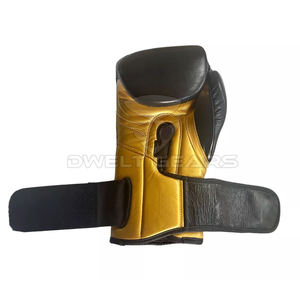 Venta directa de fábrica Guantes de boxeo de cuero PU de 8oz Tamaños disponibles Diseño con correa para Artes Marciales Servicio OEM ofrecido - Product Image 4