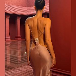 Robe longue de soirée sexy personnalisée pour femme, bretelles spaghetti, robe longue élégante et ajustée de luxe pour femme - Product Image 2