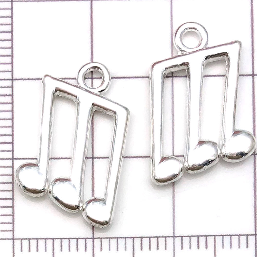โน้ตดนตรีสีเงินสดใส 1 ชิ้น - น้ำหนัก 1.4 กรัม - ขนาด 13*21 มม. - รหัสสินค้า 20912