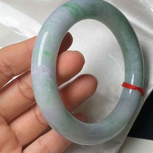 Commercio all'ingrosso della fabbrica di giadeite naturale Myanmar A- Type <span class=keywords><strong>giada</strong></span> delicata primavera colore rotondo barra di <span class=keywords><strong>giada</strong></span> <span class=keywords><strong>bracciale</strong></span> all'ingrosso con certificato - Product Image 4
