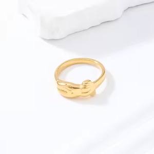 2025 Boutique mode conception abstraite en gros personnalisé bijoux en acier inoxydable plaqué or 18 carats anneau de corps humain - Product Image 5