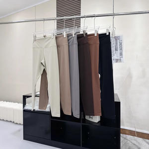 Leggings Deportivos de Cintura Alta para Mujer, Diseño de Alta Calidad, Logotipo Personalizado, Elásticos, de Nailon, Tallas Grandes, Sin Líneas Visibles, Sensación de Desnudez, para Yoga y Gimnasio - Product Image 4