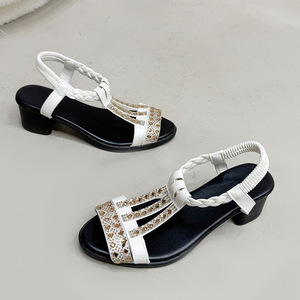 Женские босоножки на танкетке - Product Image 5