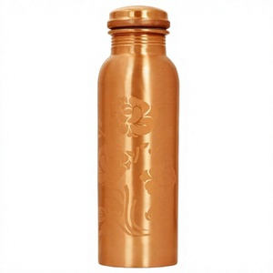 Bouteille d'eau en cuivre pur avec motif floral gravé, design rose imprimé, gourde métallique étanche sans joint, pour la santé ayurvédique - Product Image 1