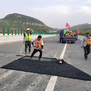 Réparation instantanée d'asphalte de tarmac froid directement d'usine pour des nids de poule dans le tarmac - Product Image 3