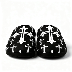 Pantuflas Acolchadas de Invierno Tipo Sandalia sin Cordones con Logotipo Personalizado y Estampado Completo, Tallas Grandes, Estilo Gorpcore, Opium, Cyber Gótico con Cruz, para Hombre y Mujer - Product Image 2