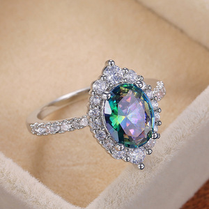 Anello Cocktail F269 in Moissanite Taglio Ovale, Argento 925 con Incastonatura a Pavé, Gioiello di Fidanzamento per Donna - Product Image 4