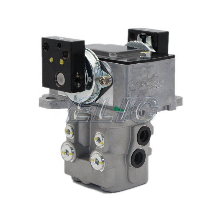 ハル atmos x adidas ZX 8000 