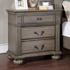 Comodino Tradizionale in Legno Massello Grigio con 3 Cassetti, Maniglie in Ottone Anticato e Dettagli in Acrilico - Product Image 1