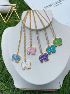 Colgante de elefante pequeño y colorido de esmalte <span class=keywords><strong>Makron</strong></span> con baño de oro de 18K para la fabricación de collares y joyas - Product Image 3