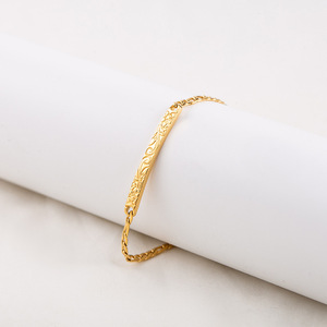 Yunnique – Bracelet en acier titane plaqué or, avec motif floral, étiquette incurvée, bijoux unisexes, cadeau - Product Image 2