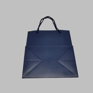Sacs en papier bleus de luxe personnalisés en gros, en matériaux recyclés, avec logo imprimé, pour usage professionnel, estampage à chaud, cordon de serrage, Sunny - Product Image 5