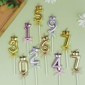 Nuove Candeline Glitterate per Torta a Forma di Numero da 0 a 9 con Fiocco Dorato e Corona, Extra Alte, Scintillanti, Personalizzate per Feste di Compleanno a Tema Sirena - Product Image 3