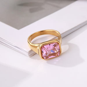 Anillo de sello minimalista clásico caliente Anillo de oro de acero inoxidable chapado en oro para mujeres y hombres - Product Image 4