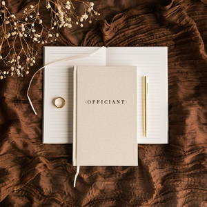 Libreta Personalizada con Grabado en Relieve Dorado, Tapa Dura con Textura de Lino, Formato A5, Regalo para el Día de la Boda - Product Image 1