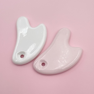 Masseur Gua Sha en céramique à tenir à la main avec bord lisse pour le <span class=keywords><strong>visage</strong></span> et le corps, thérapie imperméable pour la physiothérapie et l'<span class=keywords><strong>acupuncture</strong></span> - Product Image 4
