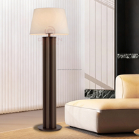 Lampadaire LED moderne avec base E27, corps en acier, lumière blanc chaud pour la maison, le jardin, le lieu de travail - Design chic pour salon et chambre