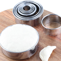 Moules à Fondant en Acier Inoxydable pour Pâte à Pâtisserie Biscuits Anglais Muffins Ensemble de 14 Emporte-pièces Ronds
