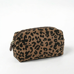 Bolsa de Cosméticos Acolchada con Estampado de Leopardo, Bolsa de Maquillaje Peluda, Estuche de Aseo de Gran Capacidad, Bolsa de Almacenamiento Portátil para Viajes - Product Image 3