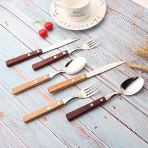 Ensemble de couverts en acier inoxydable 304 argenté pour restaurant et hôtel avec manche en bois - Product Image 2