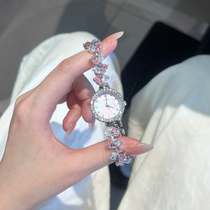 ใหม่สีชมพูสีขาวผสมเพชรสร้อยข้อมือผู้หญิงนาฬิกาหน้าปัดกลมเพชรนาฬิกาควอทซ์กันน้ำอ่อนโยน - Product Image 1