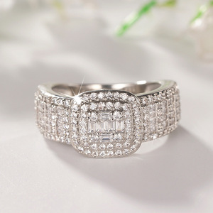 Anello Geometrico Quadrato con Zirconi per Donne, Elegante Gioiello da Dito per Matrimoni e Moda - Product Image 5