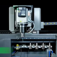 Machine CNC intelligente pour la découpe de fenêtres, le perçage, le fraisage, le marquage laser et l'impression d'étiquettes en aluminium