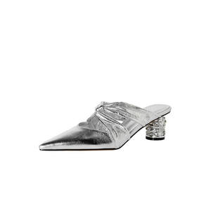 Nouvelles tongs tendance à ceinture latérale et nœud, polyvalentes, en peau de mouton, avec talon cylindrique orné de perles et de diamants - Product Image 6