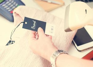 ป้ายแขวนกระดาษแข็งขนาด 3 นิ้ว ป้ายโลโก้ขายดี ป้ายเสื้อผ้า ป้ายพิมพ์ ป้ายติดเสื้อผ้า - Product Image 3