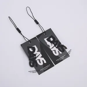 Produk Ayunan Pakaian HangTag Mewah Kustom Label Kertas Label Garmen Pakaian Plastik Bening Transparan Frosted PVC Hang Tag