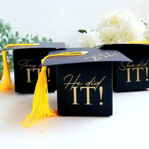 Pafu Cajas de regalo para fiesta de graduación Decoración de mesa Ella lo hizo Regalo de graduación y cajas de dinero con borla - Product Image 1