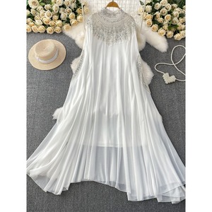 <span class=keywords><strong>Robe</strong></span> <span class=keywords><strong>Longue</strong></span> Femme Nouvelle Collection Printemps 2026 Broderie Perles Paillettes Manches Longues Couleur Unie Élégance et Tempérament Vente en Gros - Product Image 2