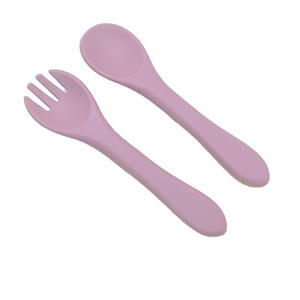 Cuchara de silicona para bebé en oferta, tenedor con logo, tazón y cuchara para alimentación de bebés y niños, cuchara de silicona con mango de silicona - Product Image 2