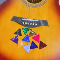 Accessoires pour instruments à cordes : Médiators de guitare en ABS, Delrin et Celluloid, formes triangulaires, épaisseurs 0.46mm, 0.71mm, 0.96mm