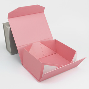 Caja de Regalo de Cartón Reciclado con Logotipo Personalizado, Cierre Magnético, Carpeta Rígida de Papel, Embalaje para Ropa con Relieve - Product Image 1