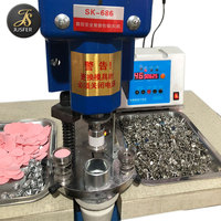 Machine à fabriquer les boutons semi-automatique, appareil pour couvrir les boucles