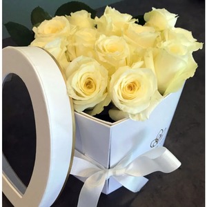<b>Round</b> gift transparent PVC cylindrical flower <b>box</b>, transparent packaging <b>box</b>, customizable according to demand - Product Image 3