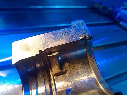 Schimmelreparatur-Kranarm-Laser-Schweißmaschine für Messing-Legierungsstahl 3000 W 1500 W CW Faserlaser-Schweißgeräte für Metallschimmelreparatur