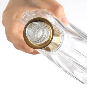 Bottiglia di Brandy in Vetro Ovale Cavo con Logo Personalizzato, Tappo Dorato in Rilievo per Coniac e Brandy, Confezione Premium per Liquori con Etichetta Privata - Product Image 3