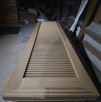 Prix d'usine Porte à persiennes pliante en chêne plaqué style moderne avec poignées