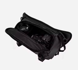 Échantillon gratuit : Sac bandoulière étanche en polyester pour ordinateur portable et appareil photo reflex numérique, idéal pour l'extérieur - Sac quotidien pour équipement numérique - Product Image 4
