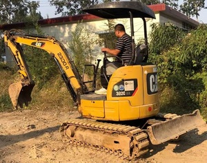 Excavadora pequeña usada, mini máquina <span class=keywords><strong>de</strong></span> gancho pequeña y martillo triturador para romper y demoler paredes - Product Image 3