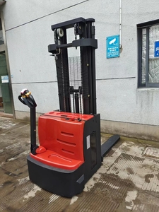 3.5m 4M 4.5m 5m Chiều cao nâng xách tay nâng điện <span class=keywords><strong>Stacker</strong></span> 24V điện <span class=keywords><strong>Stacker</strong></span> xe nâng xe nâng khách sạn sử dụng - Product Image 2