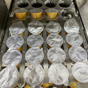 Machine automatique de remplissage, scellage et bouchage en ligne pour l'emballage de <span class=keywords><strong>fromage</strong></span> <span class=keywords><strong>feta</strong></span> blanc, de yaourt grec et de salades - Product Image 2