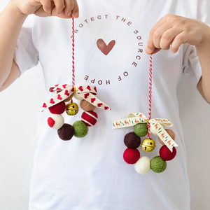 Décoration <span class=keywords><strong>de</strong></span> vacances <span class=keywords><strong>de</strong></span> style américain Mini couronnes <span class=keywords><strong>de</strong></span> Noël faites à la main Boules <span class=keywords><strong>de</strong></span> feutre <span class=keywords><strong>de</strong></span> <span class=keywords><strong>laine</strong></span> festive avec cloches - Product Image 6